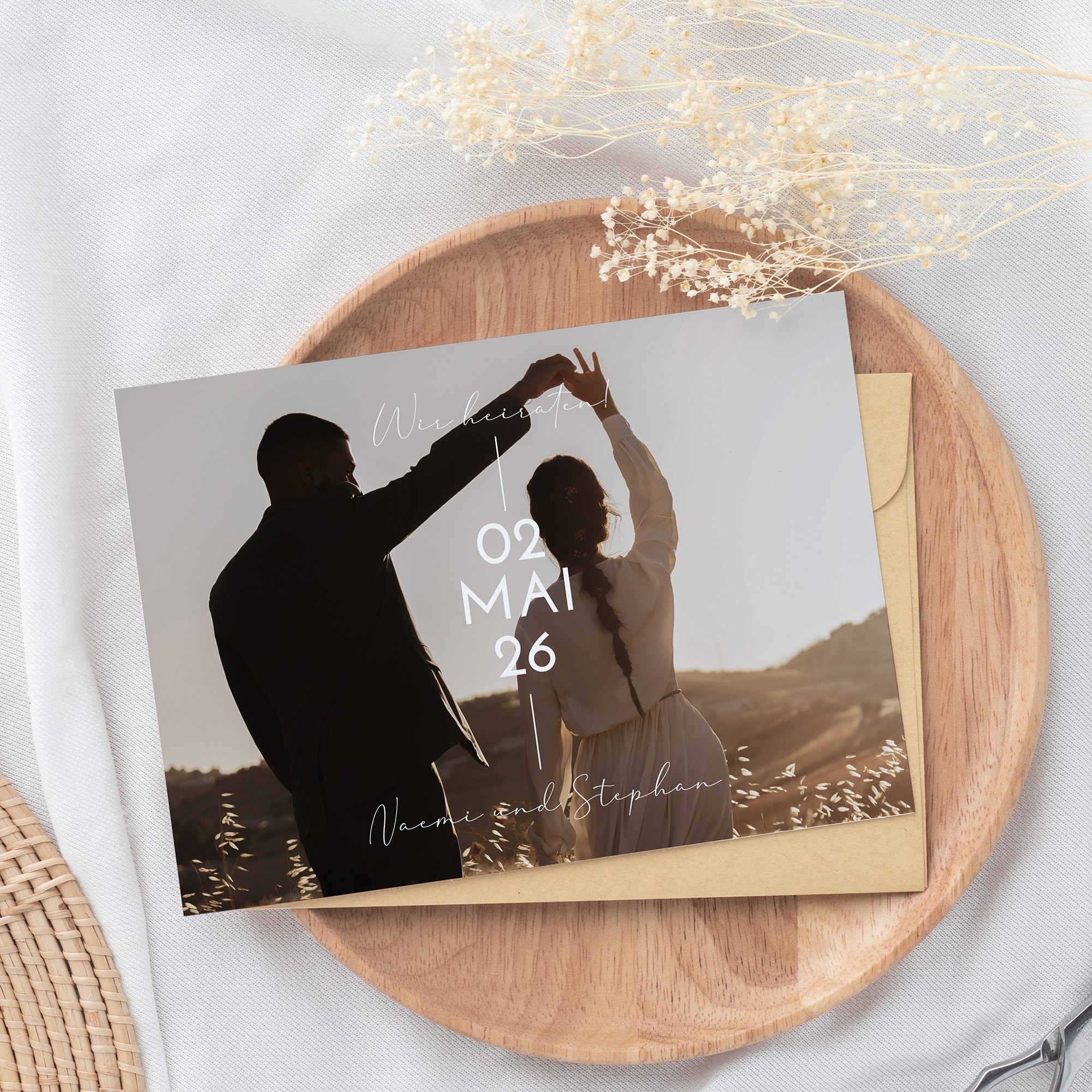 Postkarte DIN A6 im Querformat - Minimalistisch "Still Lines"